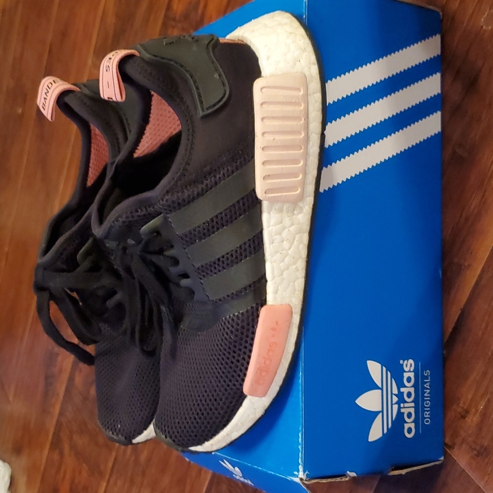 Shoes - Picture 2 of 6
